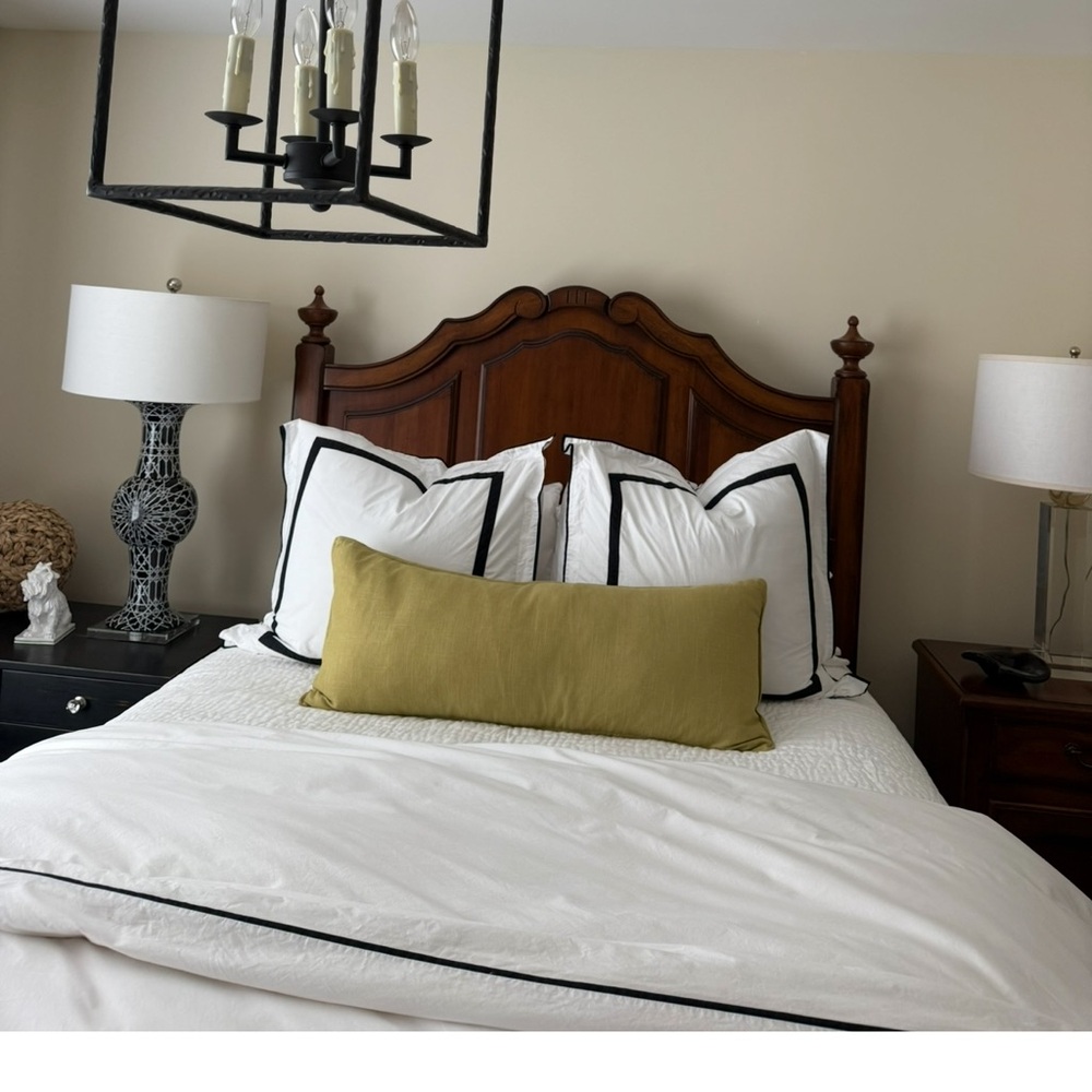 Pottery Barn black and white bedding full/queen duvet and 2 euro shams